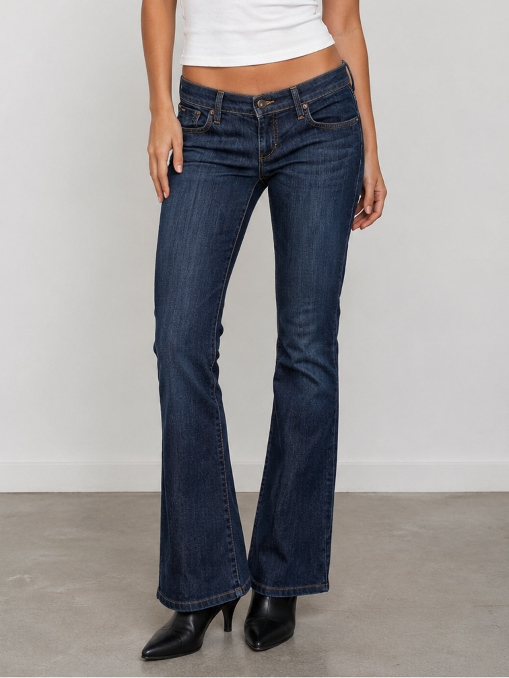 JOE’S JEANS Women’s The Rocker Low-Rise Bootcut Jeans, Size 29